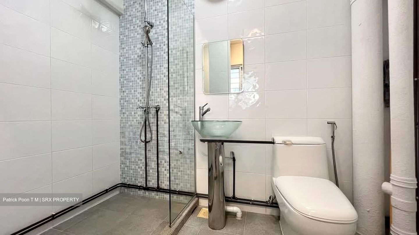 Blk 216 Jurong East Street 21 (Jurong East), HDB Executive #549750081